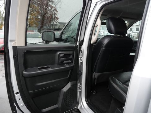 Used 2017 RAM 1500 Express w/ Express Value Package image 24
