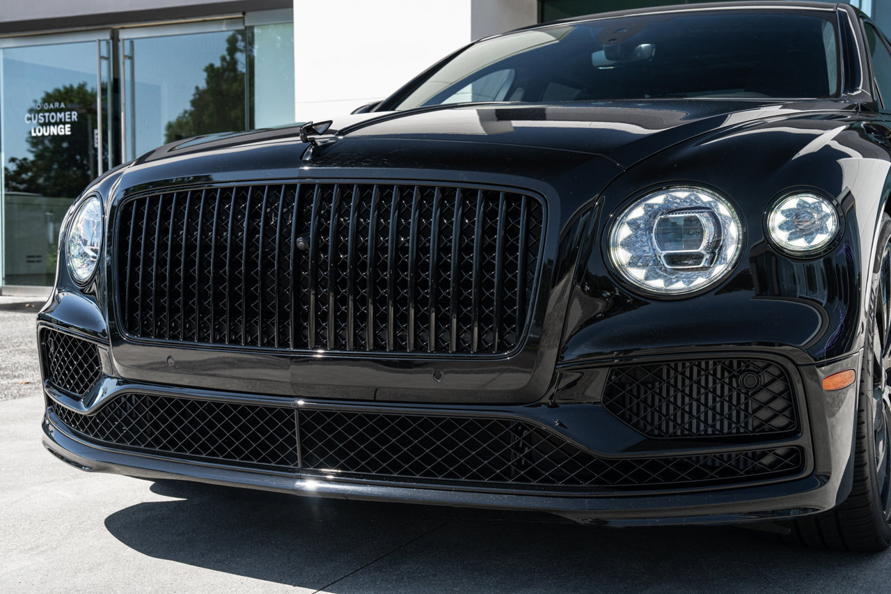 Used 2024 Bentley Flying Spur V8 AWD/4WD image 16