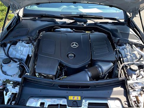 Used 2025 Mercedes-Benz C 300 4MATIC Sedan image 32