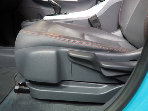 Used 2021 Chevrolet Bolt Premier w/ Infotainment Package image 60