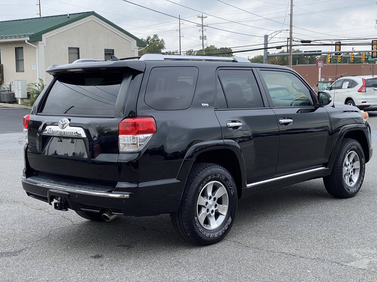 Used 2010 Toyota 4Runner SR5 AWD/4WD image 3