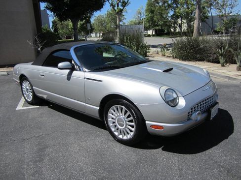 Used 2004 Ford Thunderbird Deluxe image 18