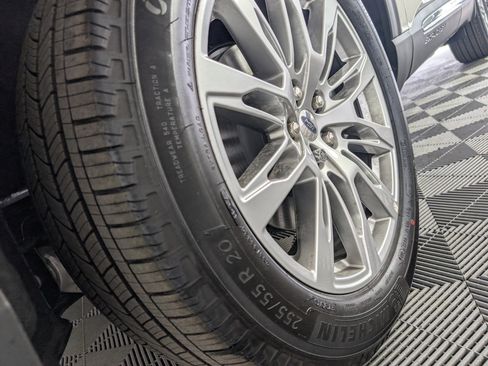 New 2025 Ford Explorer Active w/ Active Comfort Package image 9