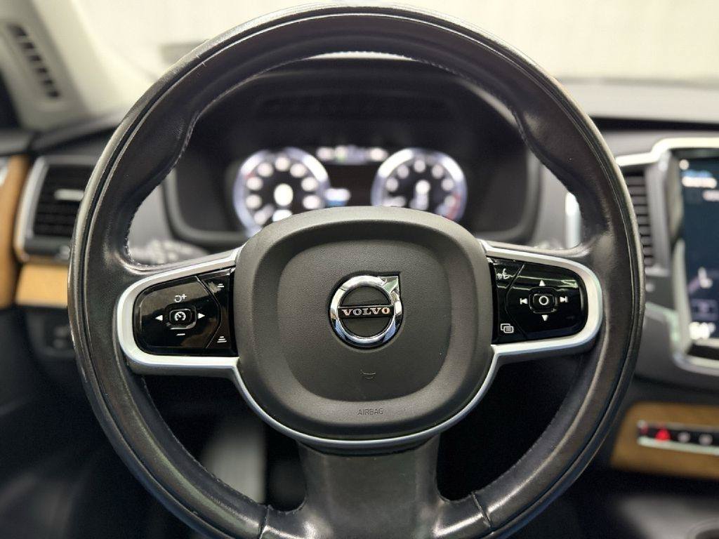Used 2022 Volvo XC90 T6 Momentum w/ Climate Package AWD/4WD image 14