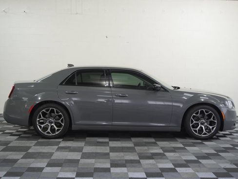 Used 2018 Chrysler 300 Touring w/ Sport Appearance Package RWD image 7