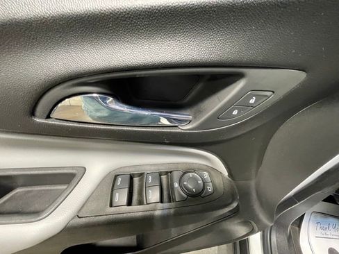 Used 2020 Chevrolet Equinox LS w/ LS Convenience Package FWD image 8