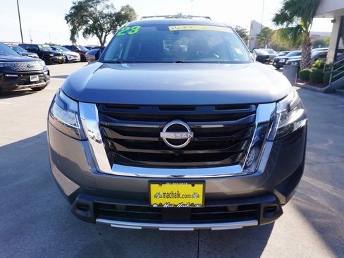 Used 2023 Nissan Pathfinder SL image 2