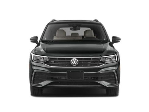 Used 2024 Volkswagen Tiguan SE R-Line AWD/4WD image 4
