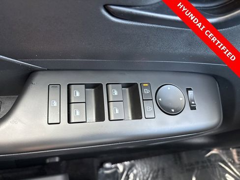 Certified 2025 Hyundai Kona SE image 13
