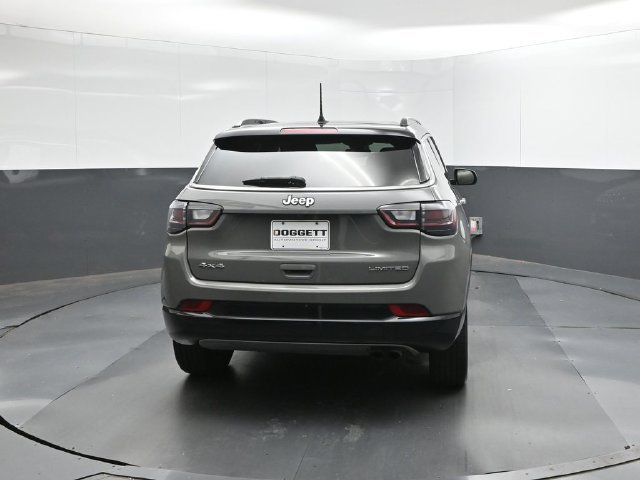 Used 2022 Jeep Compass Limited w/ Elite Group AWD/4WD image 5