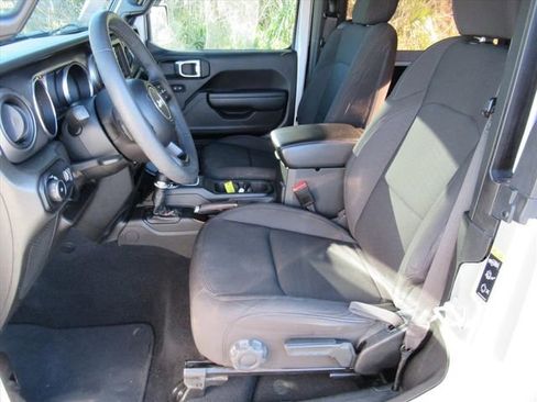 Used 2023 Jeep Wrangler Sport S image 13