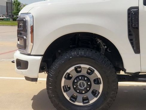 Used 2024 Ford F250 Lariat w/ Lariat Ultimate Package AWD/4WD image 7