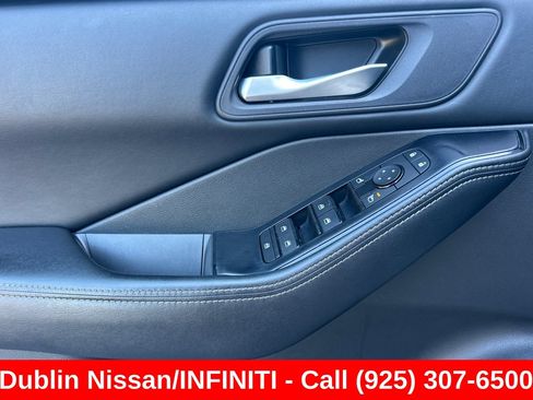 Used 2024 Nissan Rogue SV FWD image 12