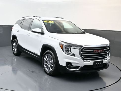 Used 2023 GMC Terrain SLT image 1