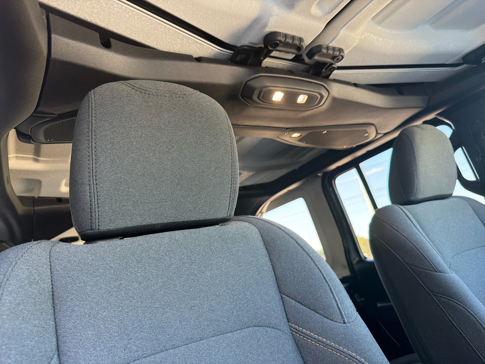 Used 2024 Jeep Wrangler Unlimited AWD/4WD image 19