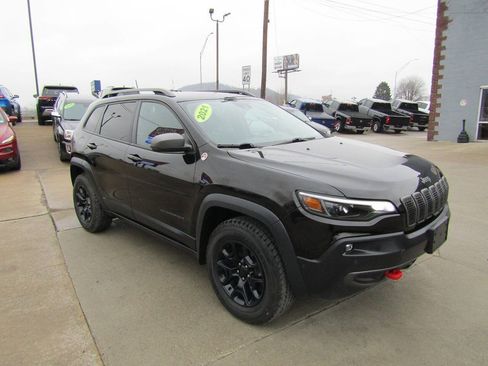 Used 2021 Jeep Cherokee Trailhawk AWD/4WD image 2