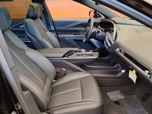 New 2026 Cadillac Lyriq V AWD/4WD image 5