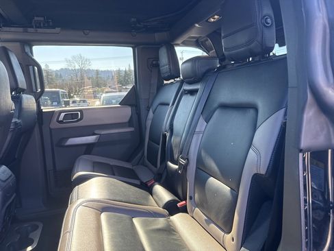 Used 2023 Ford Bronco Wildtrak image 18