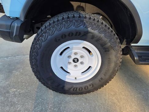 Used 2025 Ford Bronco Heritage Edition image 12