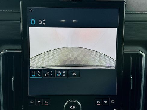 Used 2025 GMC Acadia Elevation image 23