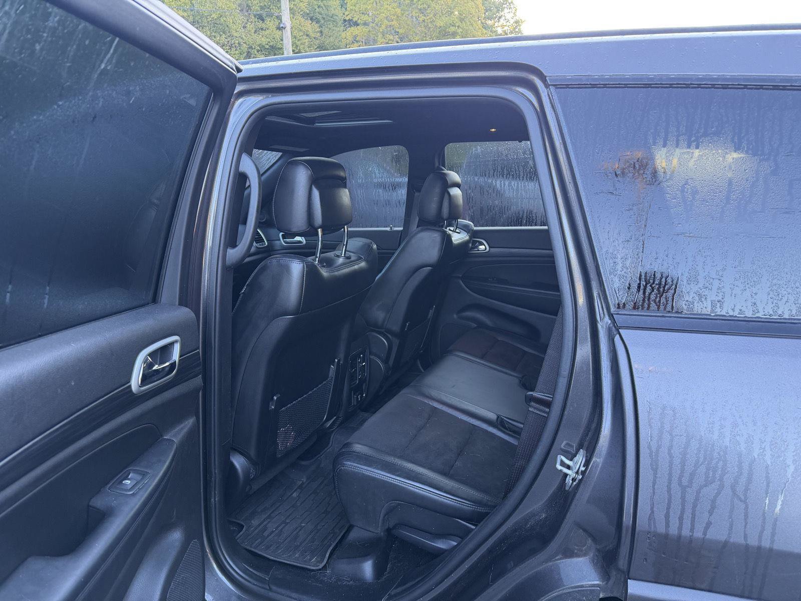 Used 2021 Jeep Grand Cherokee Laredo X AWD/4WD image 13