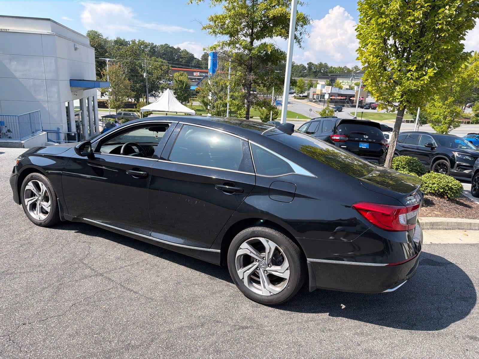 Used 2018 Honda Accord EX image 8