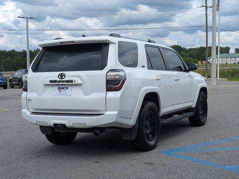 Used 2020 Toyota 4Runner SR5 Premium RWD image 5