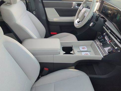 New 2026 Hyundai Santa Fe SE image 11