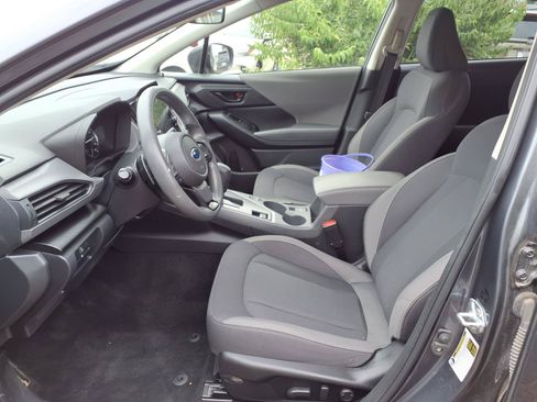 Used 2025 Subaru Crosstrek 2.5i Premium AWD/4WD image 17