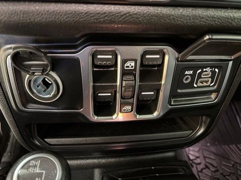 Used 2024 Jeep Gladiator Sport AWD/4WD image 27