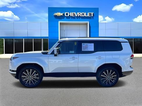 Used 2025 Lexus GX 550 w/ Accessory Package (31) AWD/4WD image 6