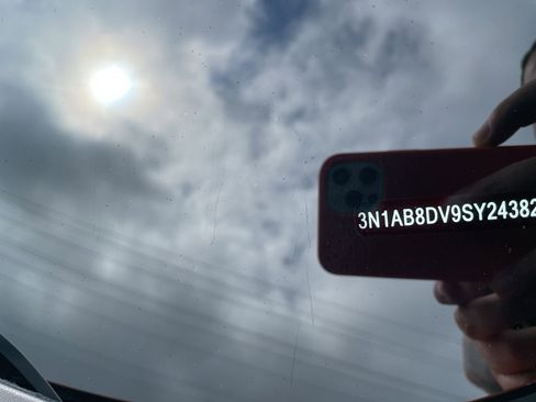 Certified 2025 Nissan Sentra SR image 26