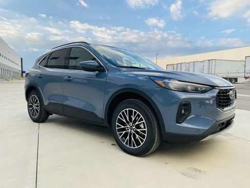 New 2026 Ford Escape SE w/ PHEV Premium Package image 3