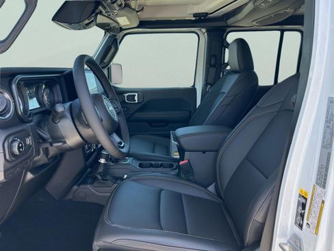 New 2026 Jeep Gladiator Sport AWD/4WD image 11