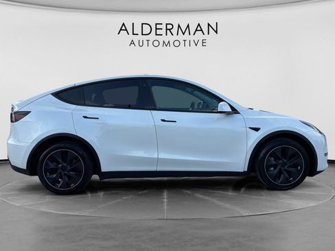 Used 2023 Tesla Model Y AWD image 6