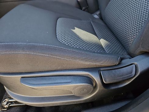 Used 2025 Kia Sportage LX image 22