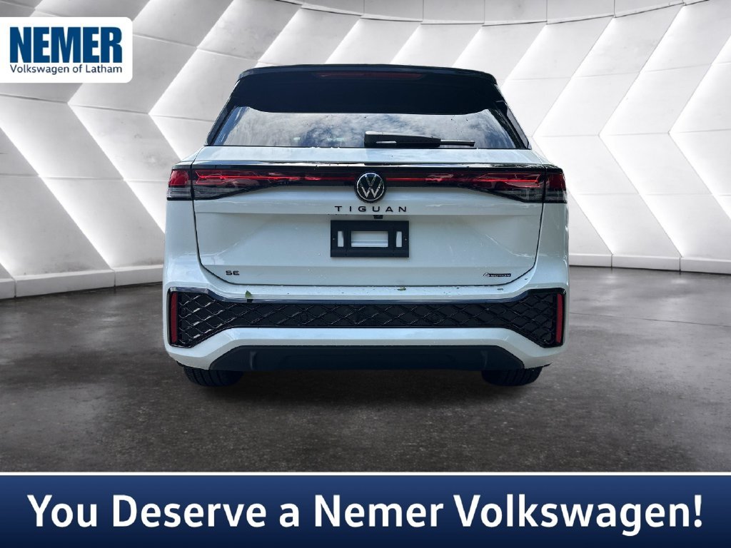 New 2026 Volkswagen Tiguan SE R-Line AWD/4WD image 3