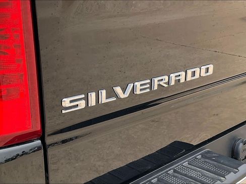 Used 2025 Chevrolet Silverado 1500 LT AWD/4WD image 28