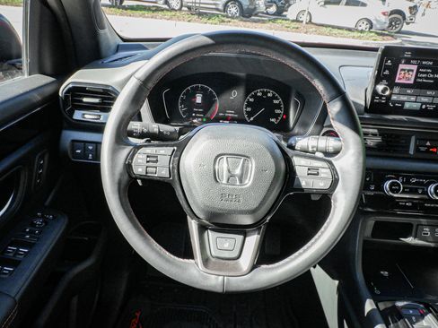 Certified 2025 Honda Pilot TrailSport image 18