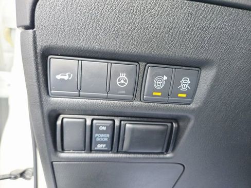 Used 2020 Nissan Armada Platinum w/ Captain's Chairs Package image 37