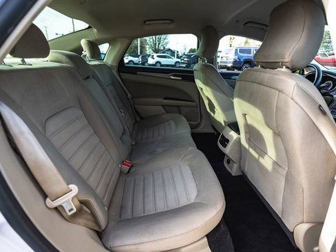 Used 2019 Ford Fusion SE image 31