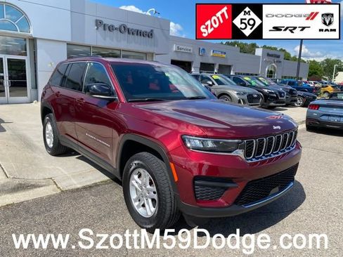 Used 2024 Jeep Grand Cherokee Laredo w/ Luxury Tech Group I AWD/4WD image 1