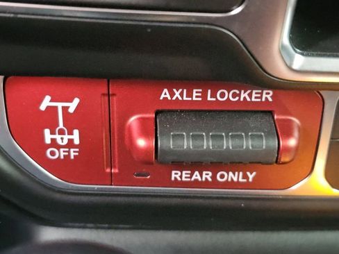 Used 2024 Jeep Wrangler Unlimited image 14