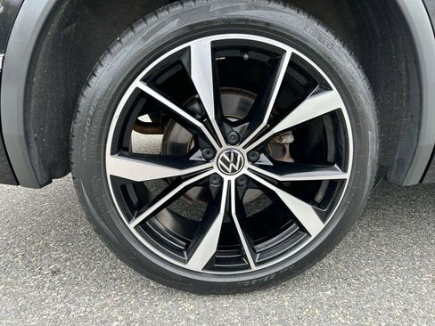 Used 2022 Volkswagen Tiguan SEL R-Line AWD/4WD image 32