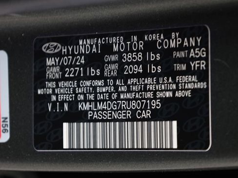 Used 2024 Hyundai Elantra SEL image 28