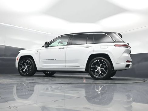 Used 2023 Jeep Grand Cherokee Summit AWD/4WD image 51