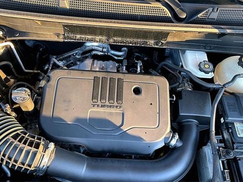 Used 2023 GMC Acadia SLE w/ Driver Convenience Package image 32