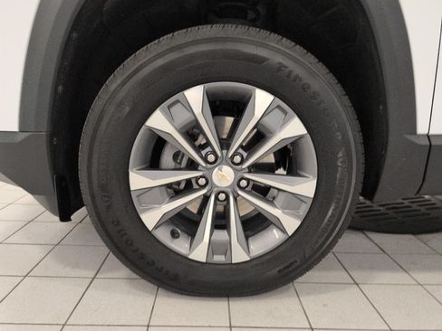 Certified 2025 Chevrolet Equinox LT FWD image 3