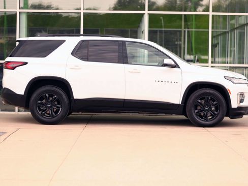 Used 2022 Chevrolet Traverse LT w/ Midnight/Sport Edition AWD/4WD image 9