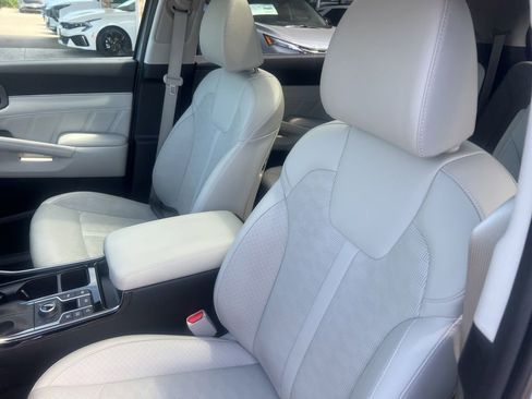 Certified 2025 Kia Sorento SX AWD/4WD image 5